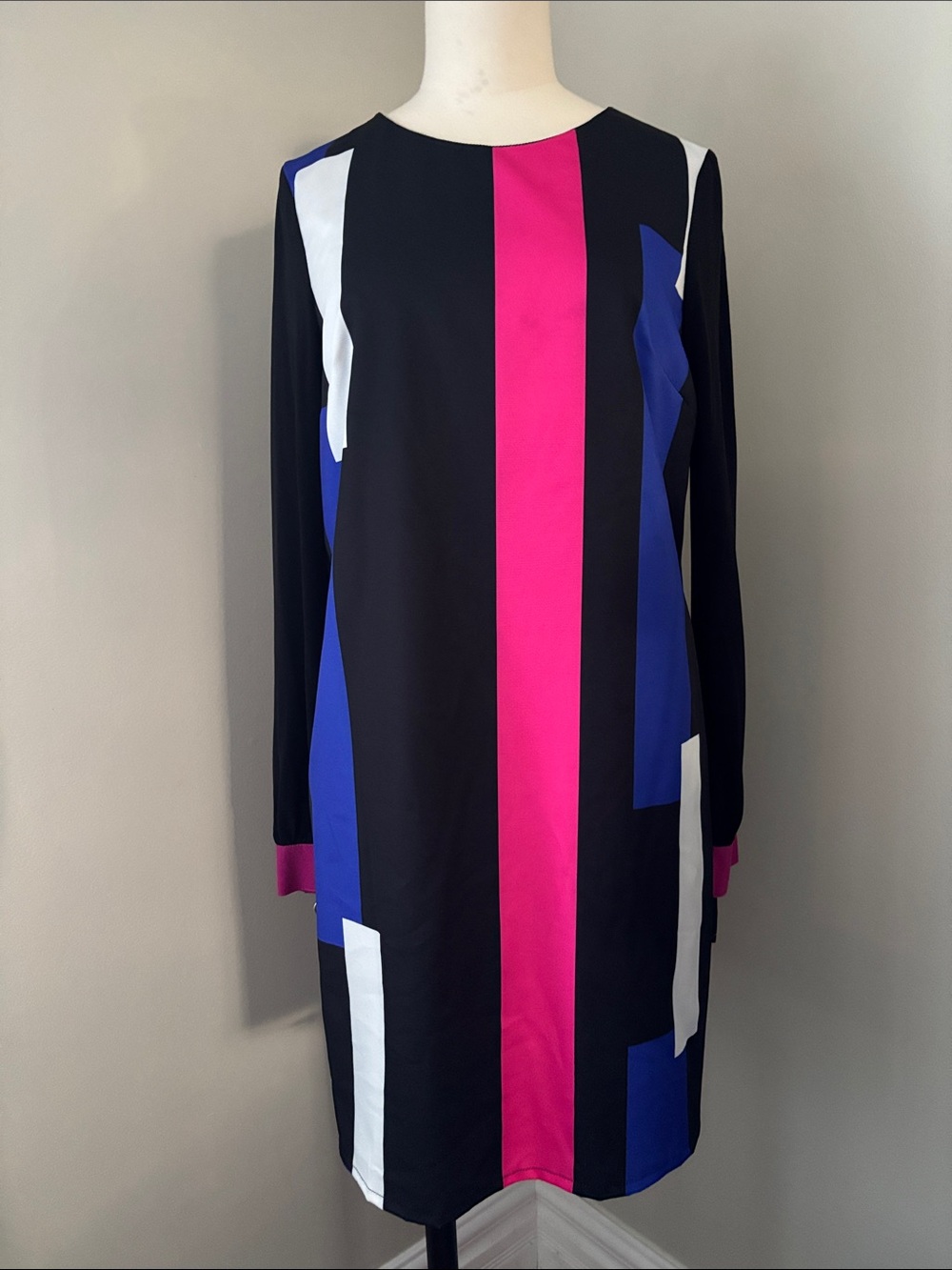 Tenax Modern Colorblock Shift Dress in Black, Pink, Blue and White 44